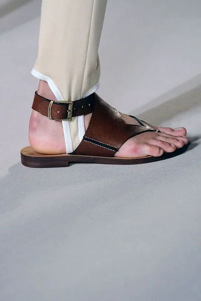 Look 25